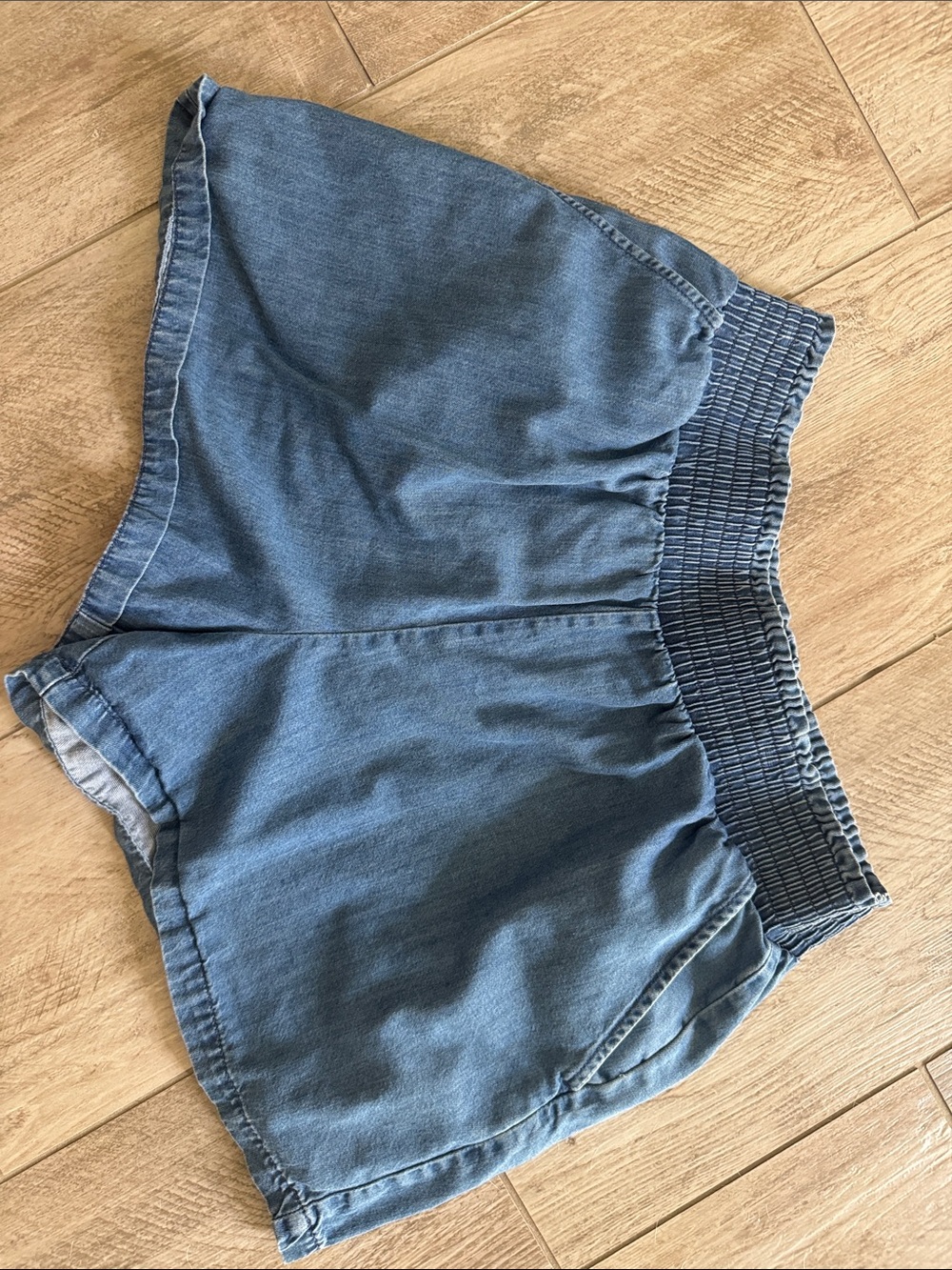 Women stretch shorts